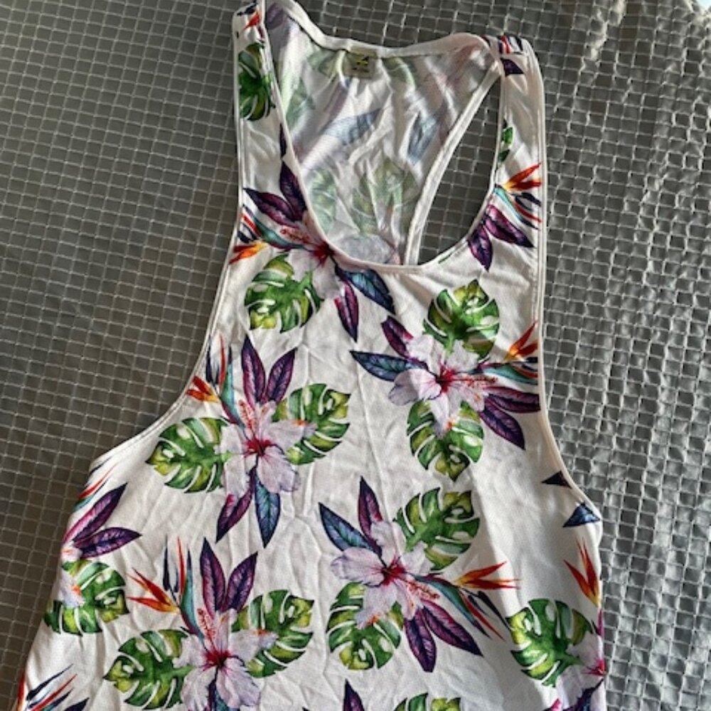 Along tank top  size M